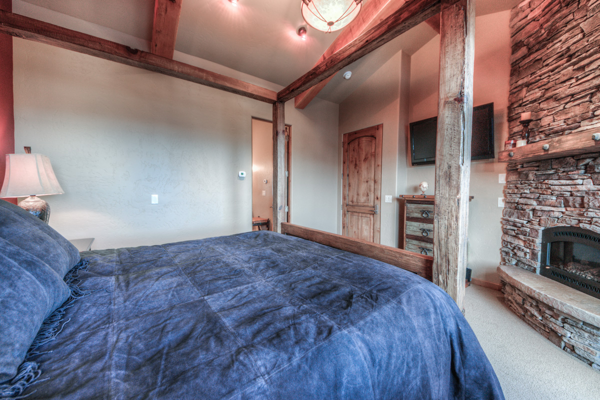 Montana Mountain View Luxury Suite , Big Sky, Montana Natural Retreats Vacation Homes